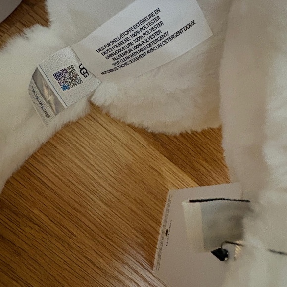 UGG Women’s White/Off White Faux Fur Ear Muffs - Picture 7 of 13